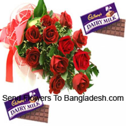 12 Belle Rose Rosse con Cioccolatini Cadbury