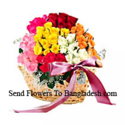 Mandje met 100 gemengde gekleurde rozen