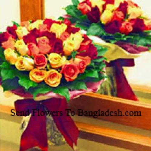 Strauß aus 24 gemischtfarbenen Rosen