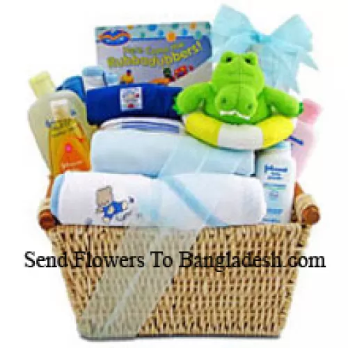 Kit per neonato maschio con tutti i prodotti essenziali come articoli da toeletta, ecc.