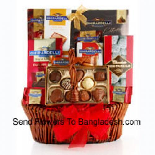 Mandje met Assortiment Chocolade en Snacks